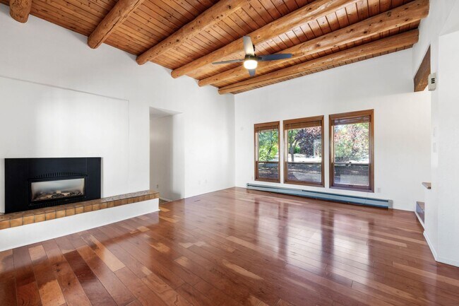 Building Photo - NEW MOVE-IN SPECIAL! Vibrant Home Off Rode...