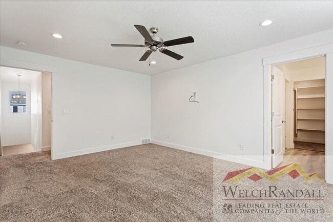 Building Photo - Live in Style – 3 Bed, 2.5 Bath Townhome i...