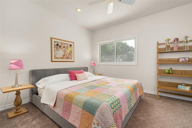 Building Photo - 2102 Paisano Rd