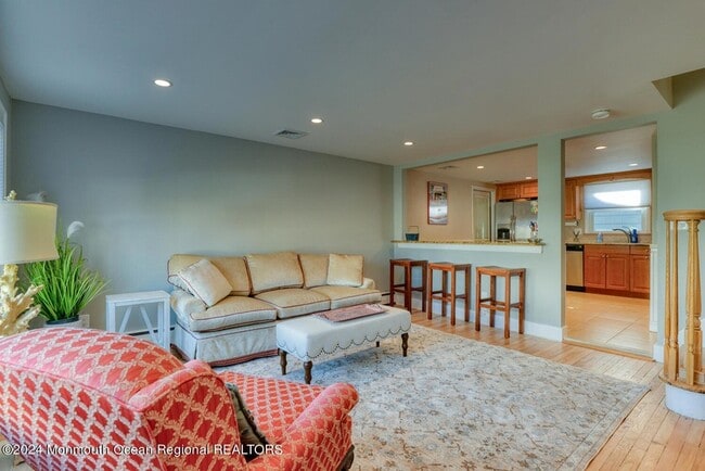 Building Photo - 105 St Louis Ave