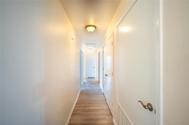 Building Photo - 714 E 12th St