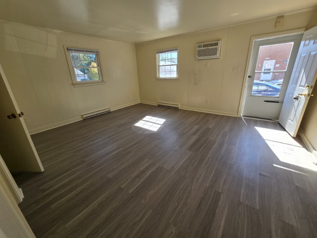 Building Photo - 6100 Strathmore Rd