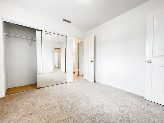 Building Photo - Pet-Friendly Townhouse with Central A/C