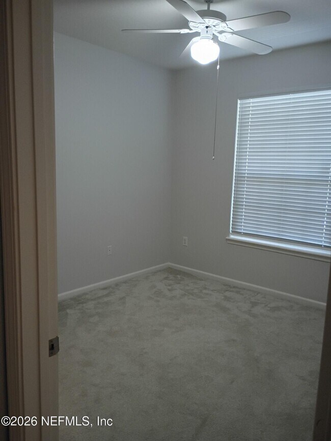 Building Photo - 10550 Baymeadows Rd