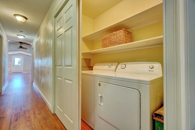 Building Photo - Peaceful Pungo living