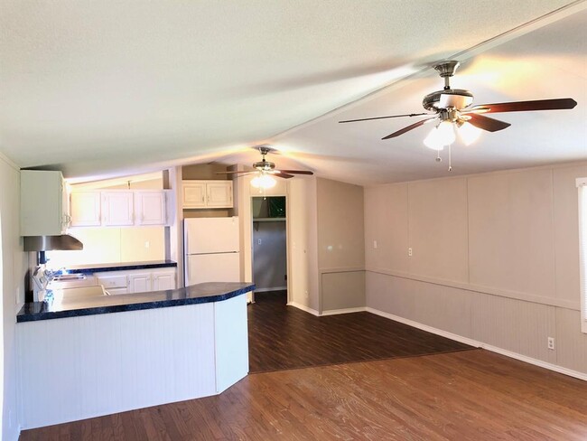 Building Photo - 3074 FM 1486