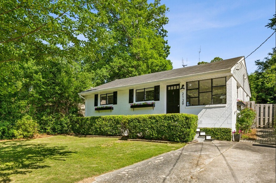 Building Photo - 2129 Arlington Ave NE