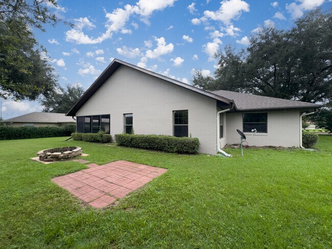 Building Photo - 8072 SW 54th Ct