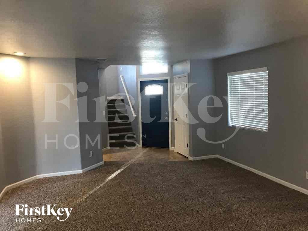 Building Photo - 7404 Fencerow St