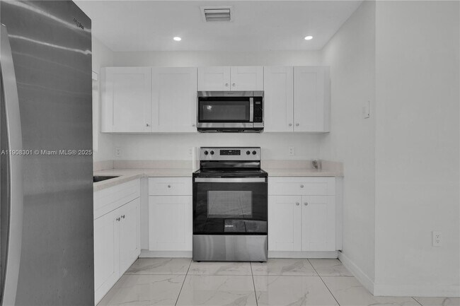 Building Photo - 2490 NW 44th St