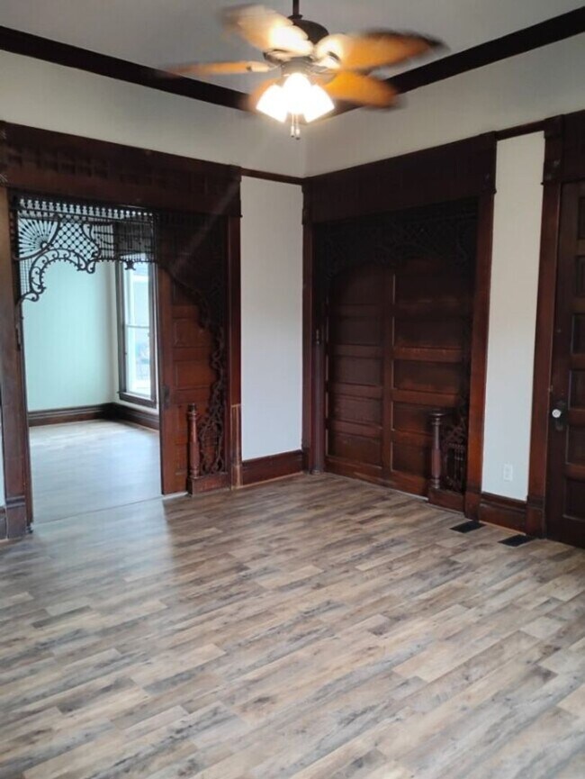 Building Photo - 4 Bd 2 Ba Single Family Home for Rent
