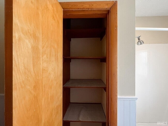 Building Photo - 4336 E 10th St