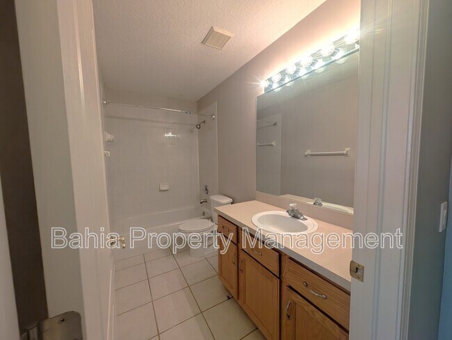 Building Photo - 10411 Riverburn Dr
