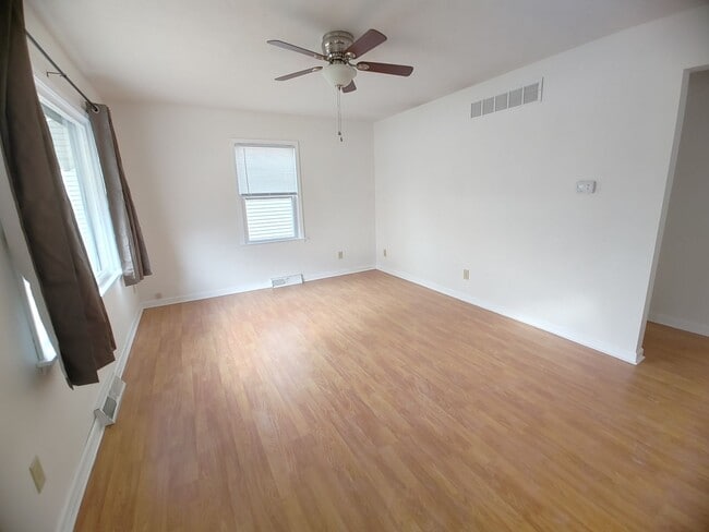 Building Photo - 812 Osage St