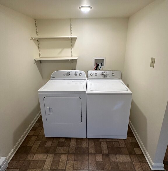 Building Photo - 1174 Ravenwood Rd