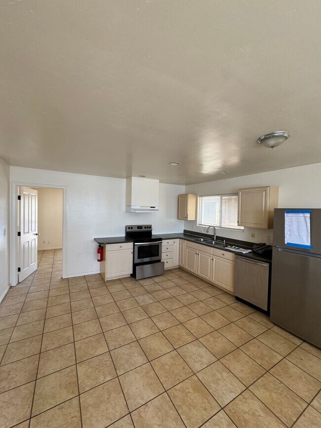 Building Photo - 6705 Del Playa Dr