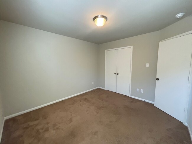 Building Photo - 625 26th Ave N