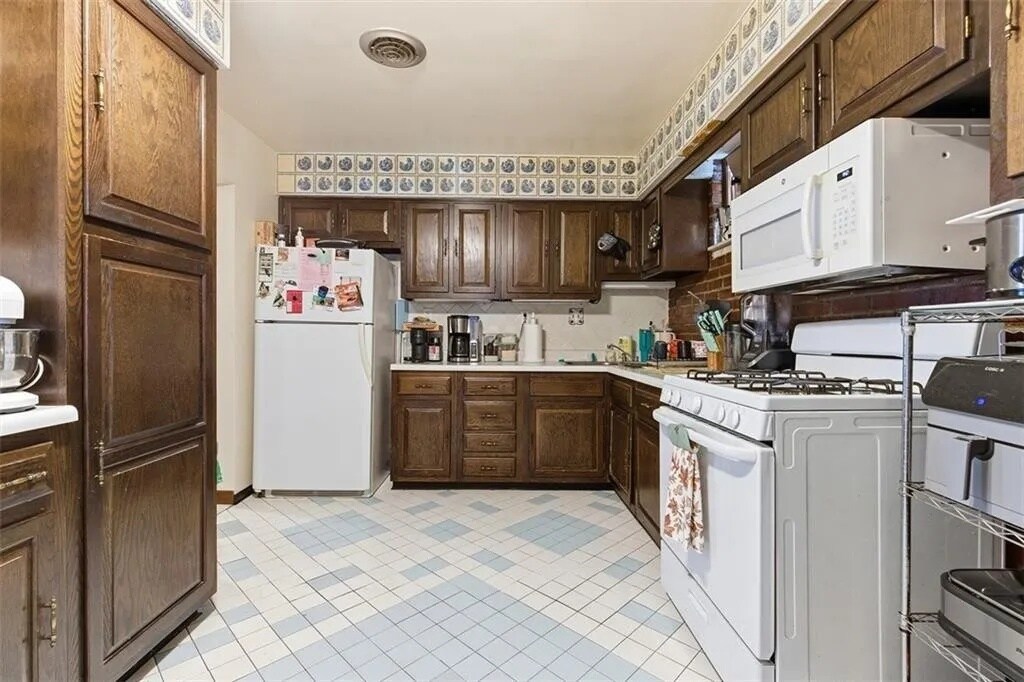 Building Photo - 100 S 12th St