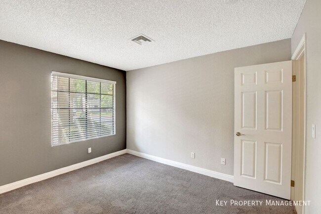 Building Photo - 4700 Nara Vista Way