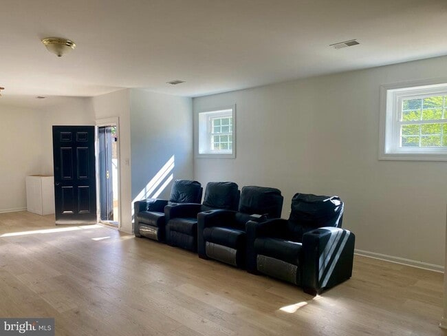 Building Photo - 7806 Birnam Wood Dr