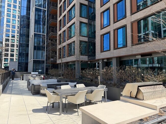 Building Photo - 135 Seaport Blvd