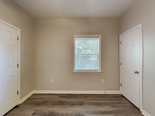 Building Photo - 255 Farrington Ave SE