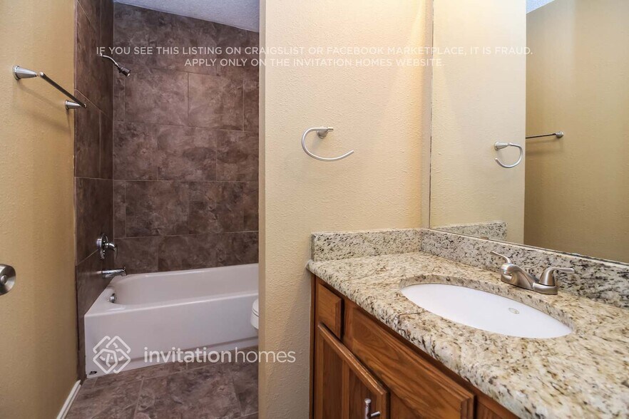 Building Photo - 2650 Fairmont Dr