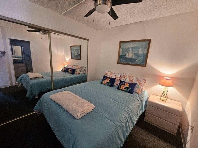 Building Photo - 111 S 16th Ave