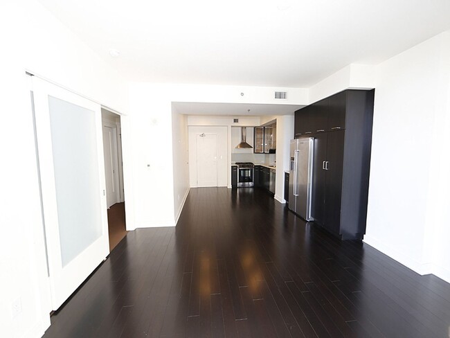 Building Photo - Rare Rental in Greenbridge!  Live in the m...