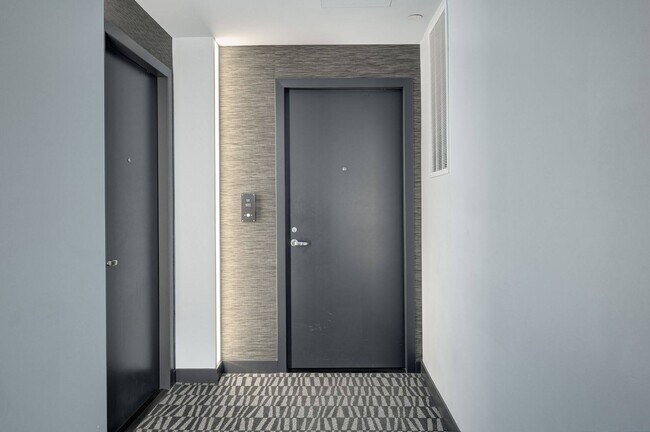 Front Entry - 1688 Pine St