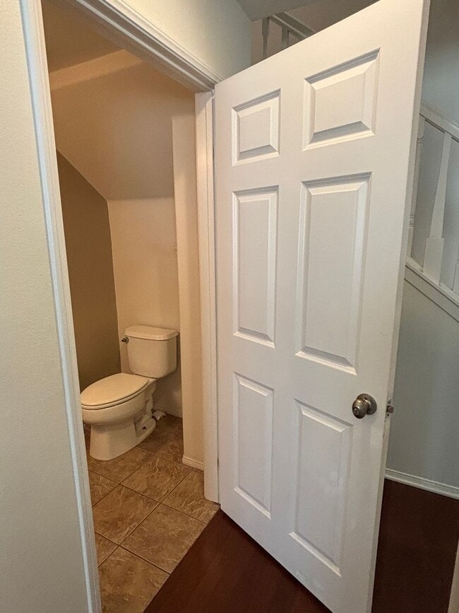 Building Photo - Move-In Ready 4 Bedroom Home Perfect for Professionals & Families