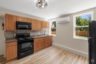 Building Photo - 135 3rd St