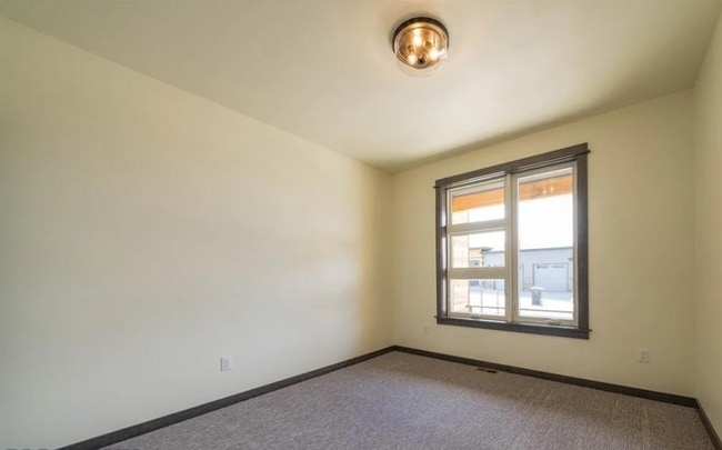 Building Photo - Beautiful condo in a great location!