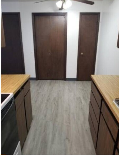 Building Photo - 5907 Spartan Dr