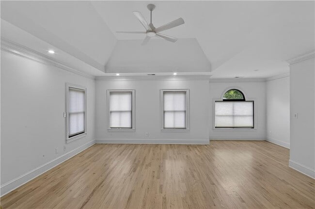 Building Photo - 1122 Tennyson Pl NE