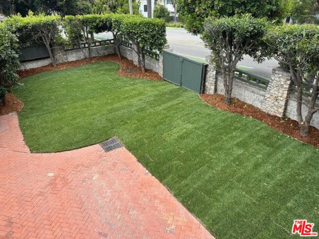 Building Photo - 2544 3rd St