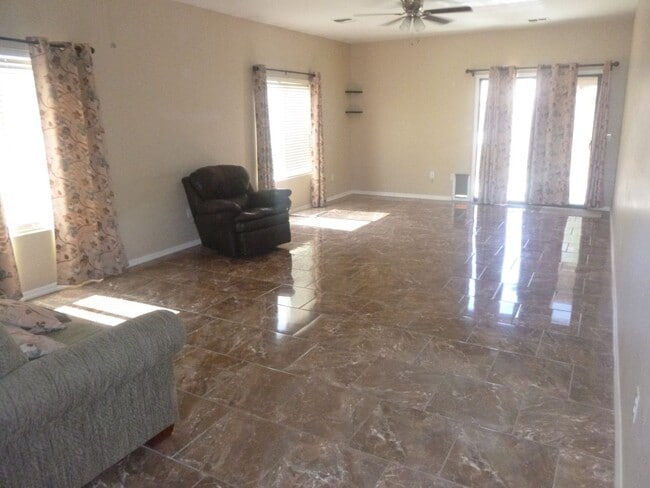 Building Photo - Great 3 bedroom, 2 bath in Arizona City