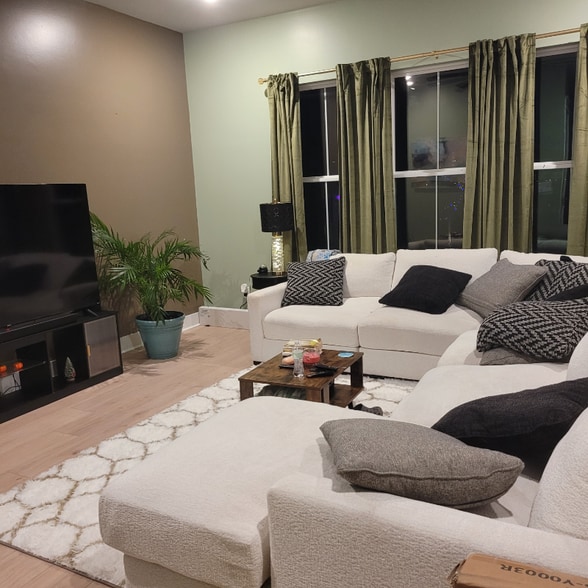 Building Photo - 201 Denham St