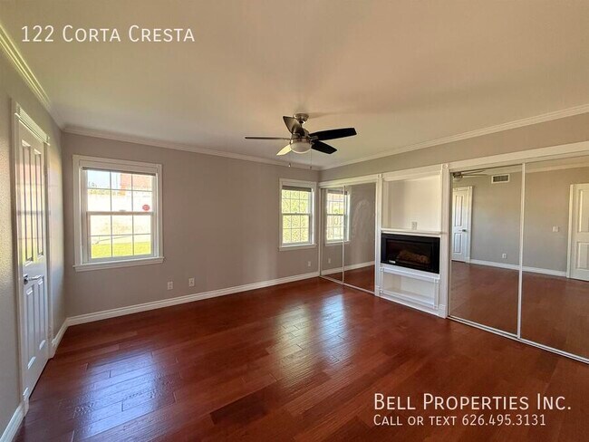 Building Photo - 122 Corta Cresta Dr