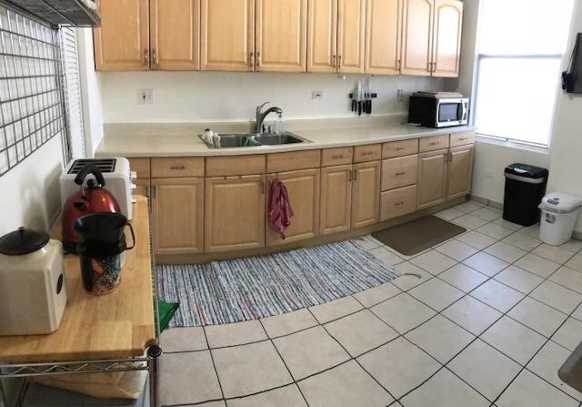 Kitchen - 4812 S Indiana Ave