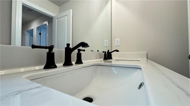 Building Photo - 709 Stickley Oak Way