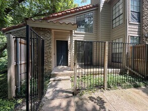 Building Photo - 889 Dublin Dr
