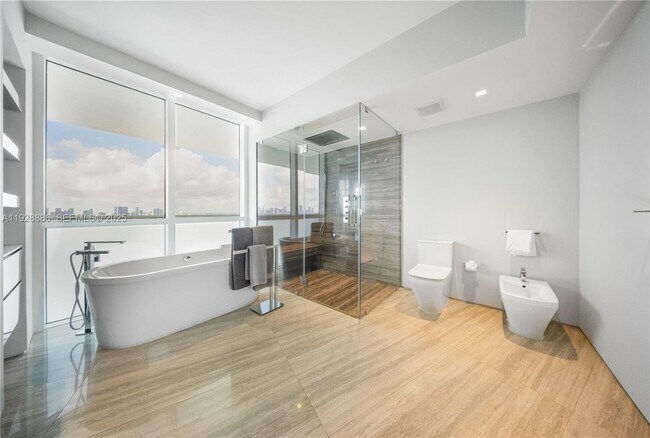 Building Photo - 450 Alton Ct