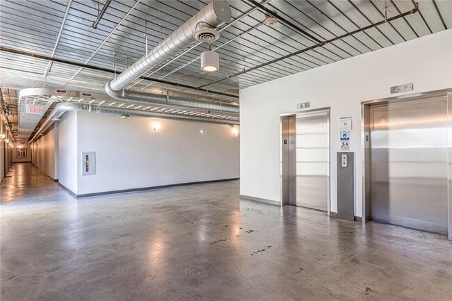 Building Photo - 620 Glen Iris Dr NE