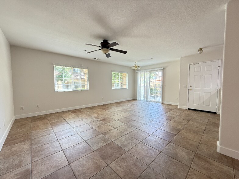 Building Photo - 25858 Iris Ave