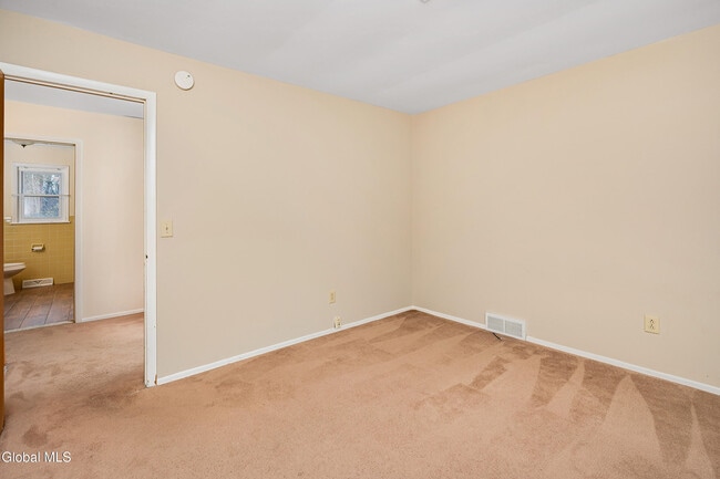 Building Photo - 3 Springwood Manor Dr