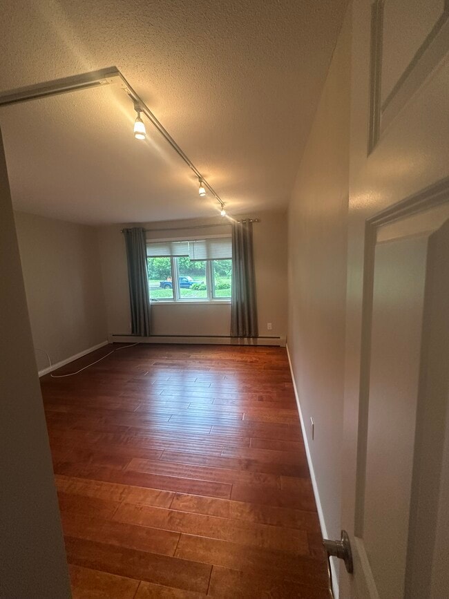 Building Photo - 4380 Brookside Ct