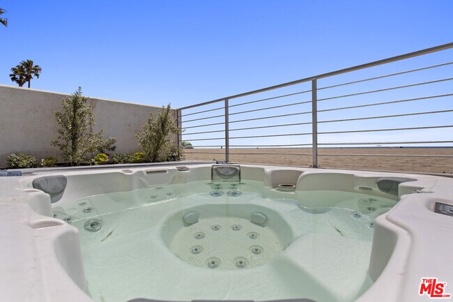 Building Photo - 6955 Trolleyway S