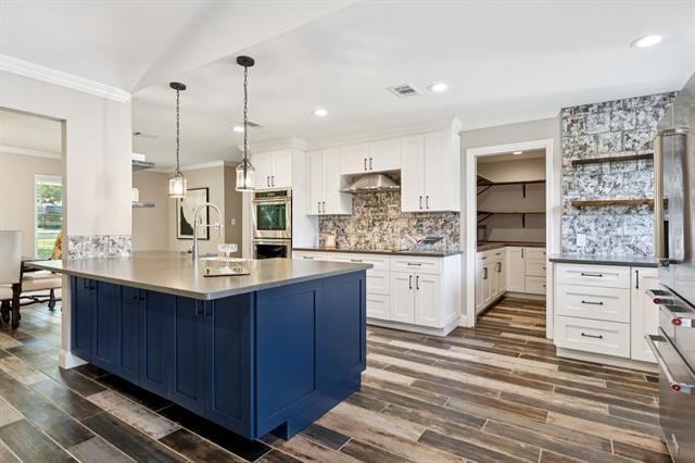 Building Photo - 1006 Spanish Trail