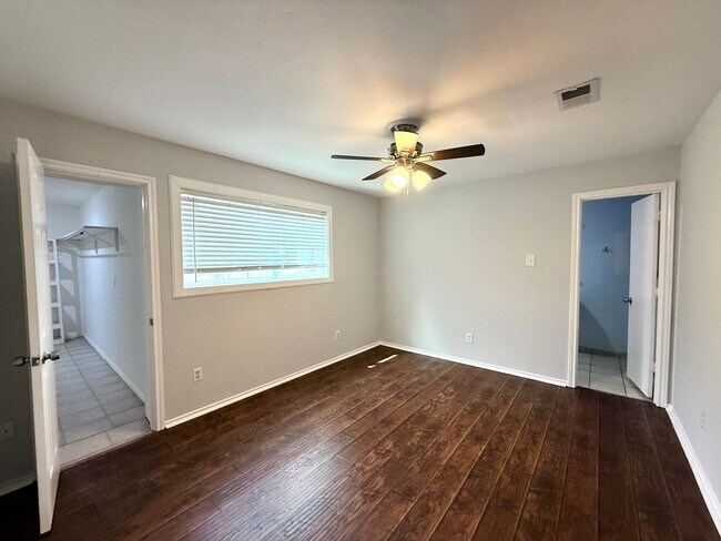 Building Photo - 1020-1022 Vera Court